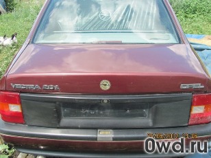 Битый автомобиль Opel Vectra
